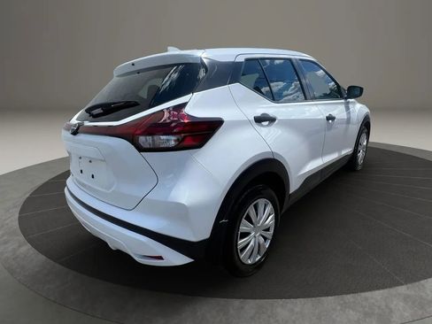 Used 2023 Nissan Kicks S FWD image 5