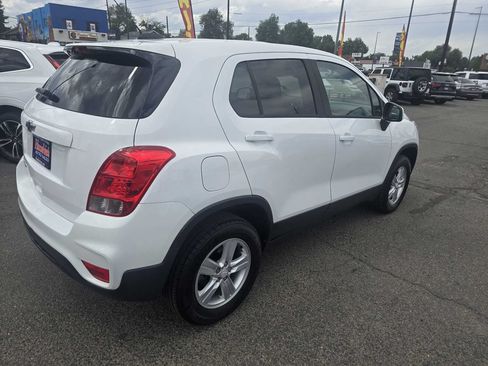 Used 2019 Chevrolet Trax LS w/ Tint and Cruise Package AWD/4WD image 10
