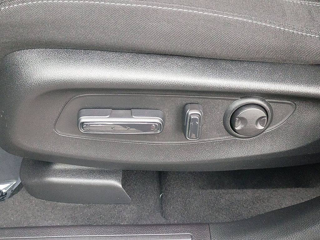 Certified 2025 Honda CR-V EX image 19