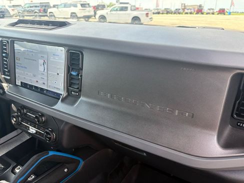 Used 2024 Ford Bronco Black Diamond AWD/4WD image 37