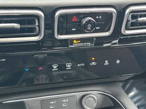 New 2026 Nissan Sentra SR w/ Floor Mat Package image 16