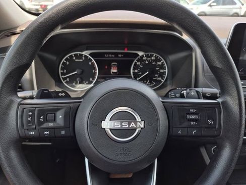 Used 2023 Nissan Rogue S FWD image 17