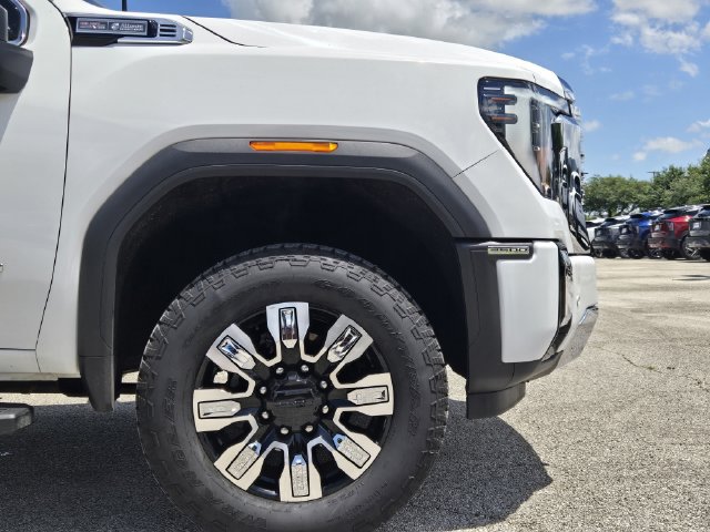 Used 2024 GMC Sierra 3500 Denali w/ Denali Reserve Package AWD/4WD image 9