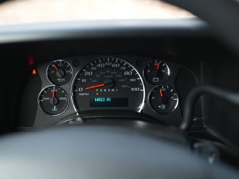 Used 2023 Chevrolet Express 2500 w/ Driver Convenience Package image 16