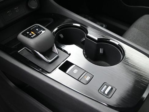 Certified 2026 Nissan Rogue SV FWD image 26