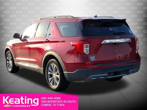Used 2022 Ford Explorer XLT w/ Equipment Group 202A RWD image 2