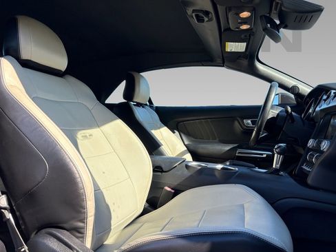 Used 2022 Ford Mustang Premium image 10