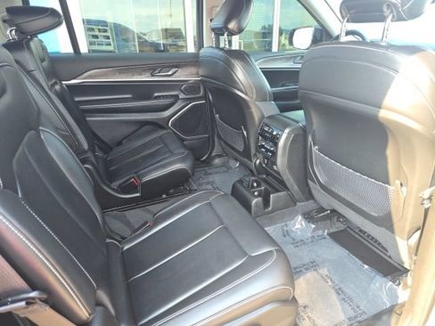 Used 2021 Jeep Grand Cherokee L Limited w/ Trailer Tow Group (B) AWD/4WD image 5