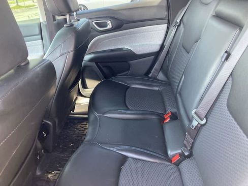 Used 2022 Jeep Compass Latitude w/ Convenience Group image 18