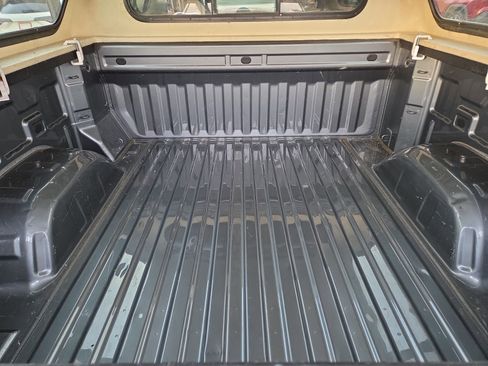 Used 2019 GMC Sierra 1500 SLT w/ SLT Premium Package image 33