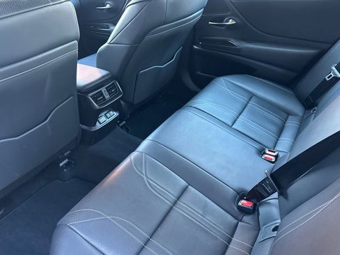 Certified 2019 Lexus ES 300h w/ Luxury Package image 15