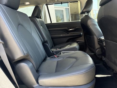 Used 2024 Toyota Grand Highlander Limited image 30