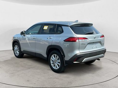 Used 2022 Toyota Corolla Cross LE AWD/4WD image 7