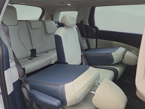 New 2026 Kia Carnival SX Prestige FWD image 14