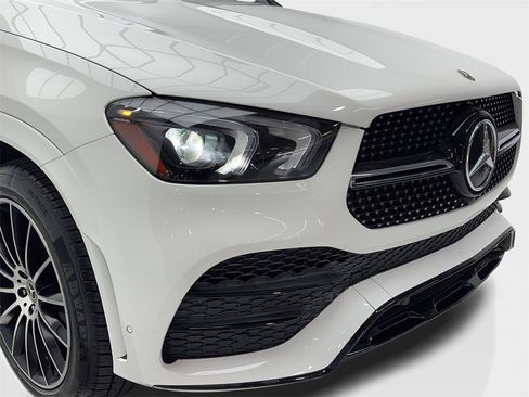 Used 2022 Mercedes-Benz GLE 350 w/ AMG Line Exterior image 3