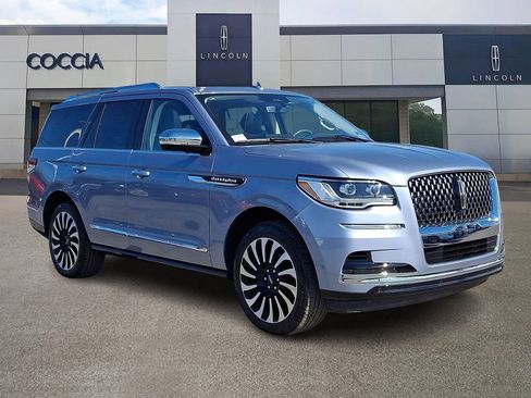 Certified 2024 Lincoln Navigator Black Label image 3