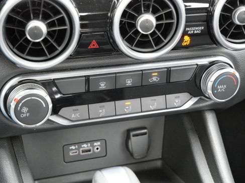 Used 2023 Nissan Sentra SV image 24