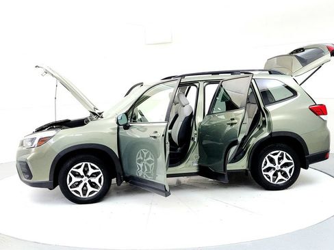 Used 2021 Subaru Forester Premium AWD/4WD image 10