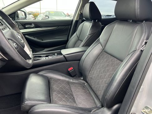 Used 2017 Nissan Maxima SR image 13