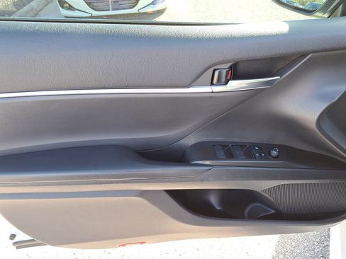 Certified 2021 Toyota Camry SE image 13