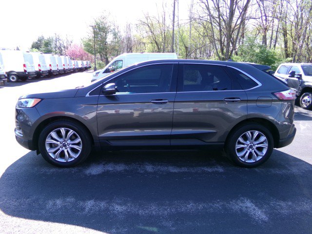 Used 2019 Ford Edge Titanium w/ Equipment Group 301A AWD/4WD image 6