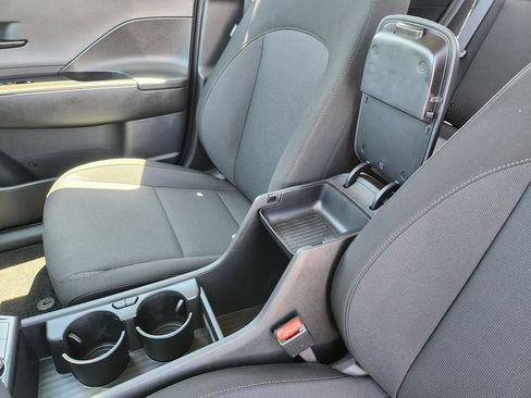 Certified 2025 Hyundai Kona SE FWD image 29
