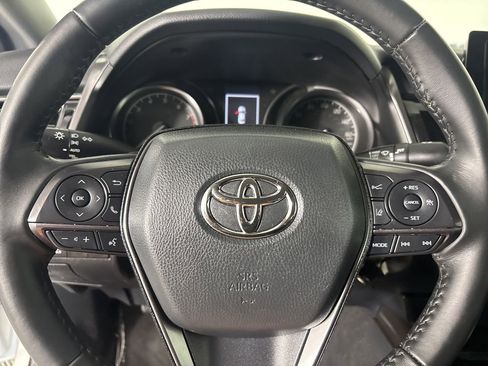 Used 2023 Toyota Camry SE image 12