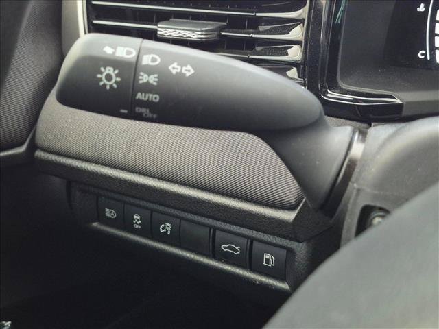 Used 2025 Toyota Camry LE FWD image 10