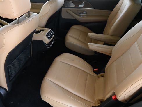 Used 2024 Mercedes-Benz GLS 450 4MATIC image 13