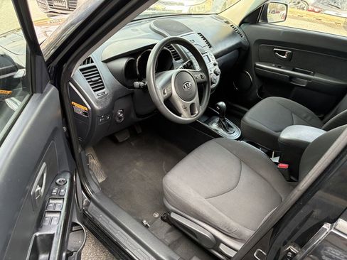 Used 2011 Kia Soul + w/ Audio Pkg image 7