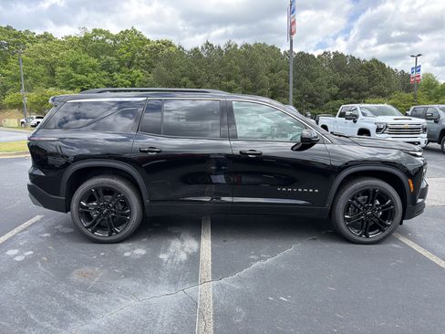 New 2026 Chevrolet Traverse LT w/ LPO, Floor Liner Package FWD image 4