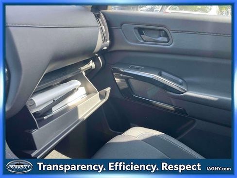 Certified 2024 Nissan Pathfinder SV image 34