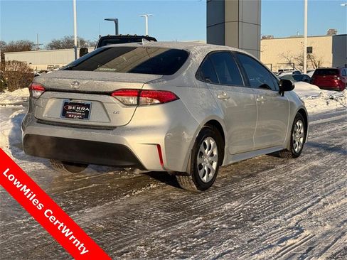 Used 2025 Toyota Corolla LE image 3