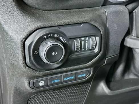Used 2021 Jeep Wrangler Unlimited Rubicon 4xe AWD/4WD image 17