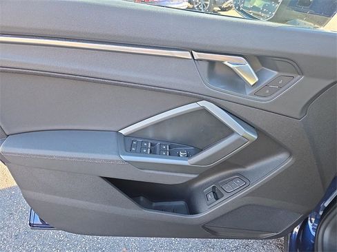 Certified 2025 Audi Q3 2.0T Premium w/ Convenience Package image 13