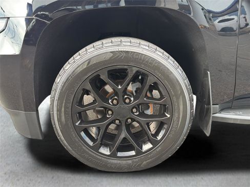 Used 2017 Chevrolet Tahoe LT image 40