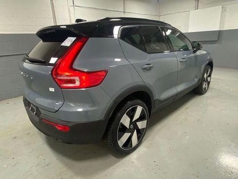 Used 2023 Volvo XC40 Recharge Ultimate AWD/4WD image 3