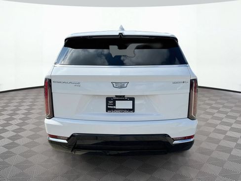 Used 2025 Cadillac Escalade IQ Luxury 2 w/ LPO, Premium Carpet Package AWD/4WD image 7