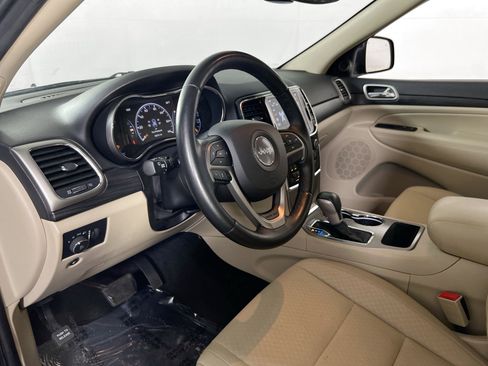 Used 2022 Jeep Grand Cherokee Laredo E w/ Security & Convenience Group image 9