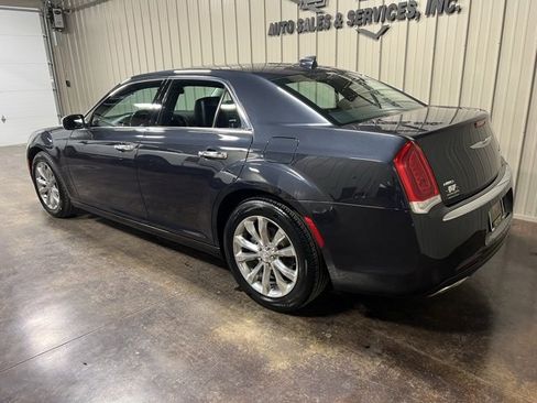 Used 2019 Chrysler 300 Limited w/ Safetytec Plus Group image 5