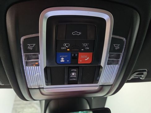 Used 2024 RAM 1500 Laramie AWD/4WD image 46