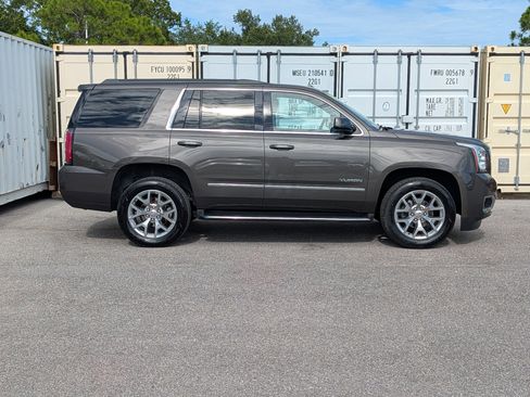 Used 2019 GMC Yukon SLE w/ SLE Value Package RWD image 3