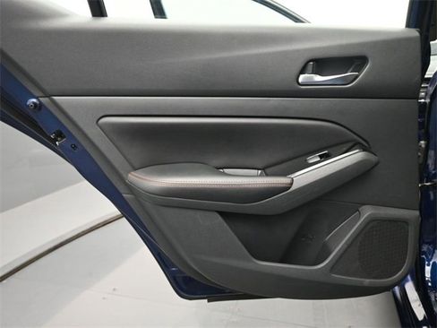 Used 2023 Nissan Altima 2.5 SR image 14