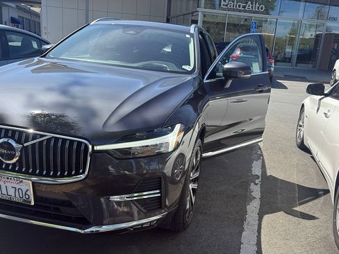 Used 2023 Volvo XC60 B6 Ultimate w/ Protection Package Premier image 1