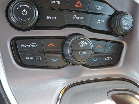 Used 2022 Dodge Challenger GT AWD/4WD image 15