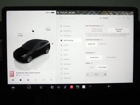 Used 2023 Tesla Model Y Long Range AWD/4WD image 29