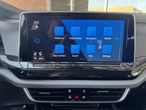 Used 2024 Volkswagen Atlas Peak Edition SE image 17