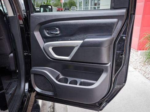 Used 2017 Nissan Titan SV AWD/4WD image 28