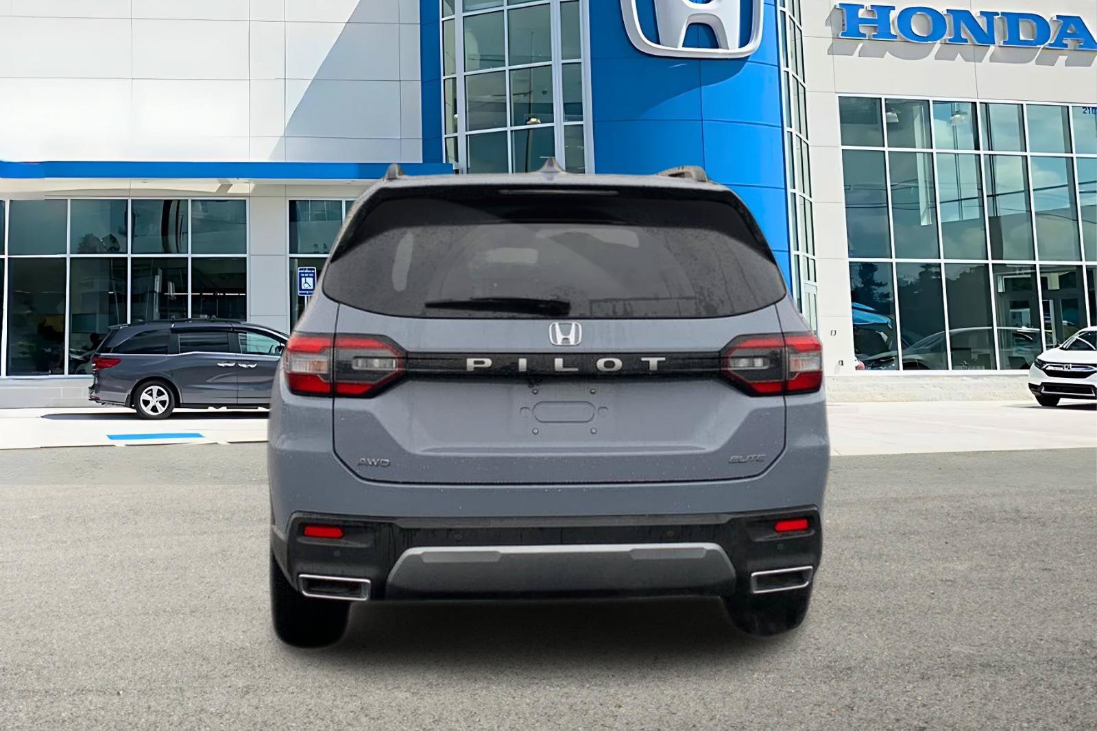 Used 2026 Honda Pilot Elite image 4