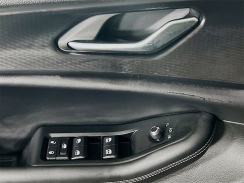 Used 2023 Jeep Grand Cherokee Altitude image 23